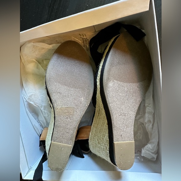 GAP size 8 wedge Black, tan, jute - Picture 5 of 6